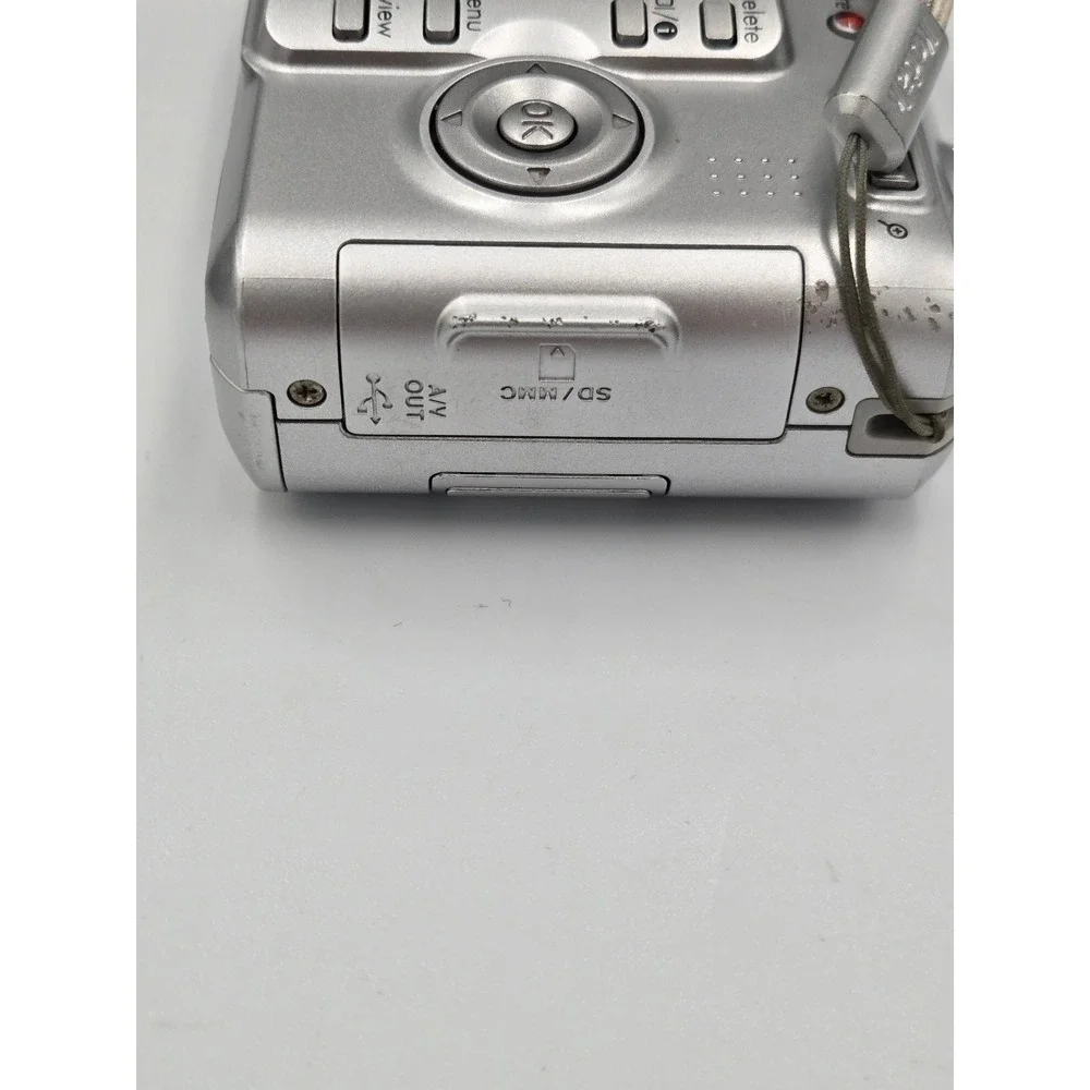 Kodak EasyShare C533 Silver 5.0MP Digital Camera 3x Optical Zoom Bundle